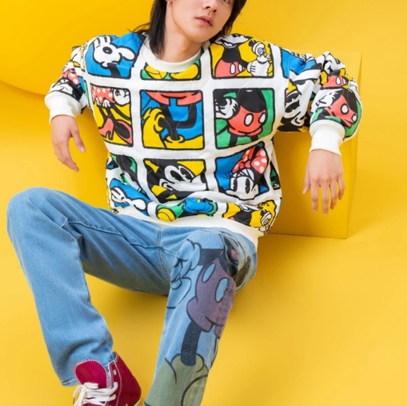 Levi's® X Disney Mickey&Friends Down Crew Block Reversible Sweartshirt, Size XL - Picture 1 of 8